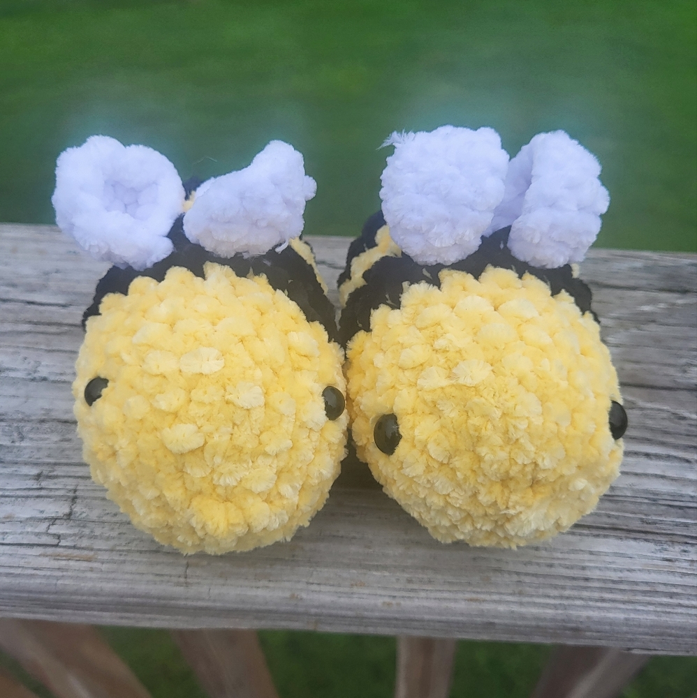 Crochet bees